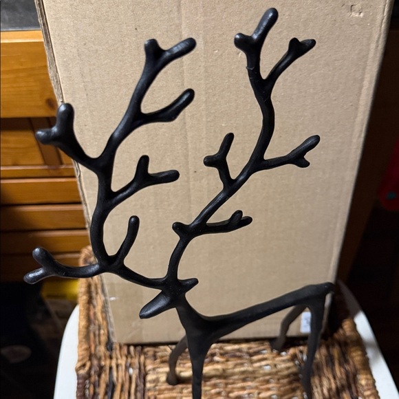 Pottery Barn Sculpted Medium Reindeer BNIB - Picture 2 of 5